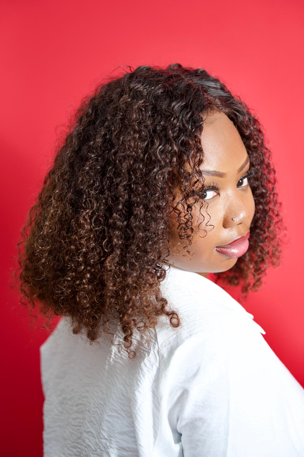 Clara - Perruque Femme Châtain Clair Bouclé 16" | Lace Wig Naturelle