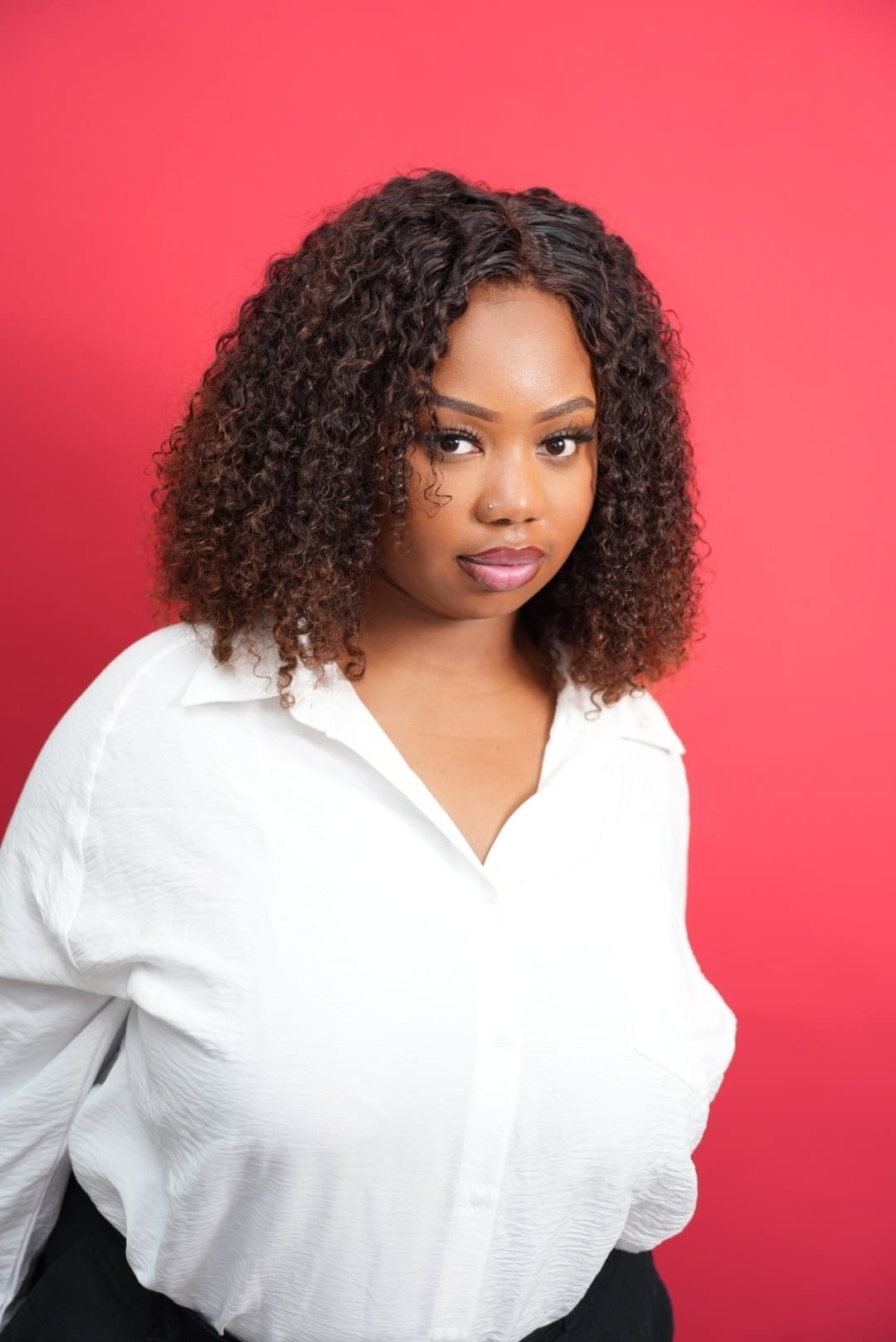 Clara - Perruque Femme Châtain Clair Bouclé 16" | Lace Wig Naturelle